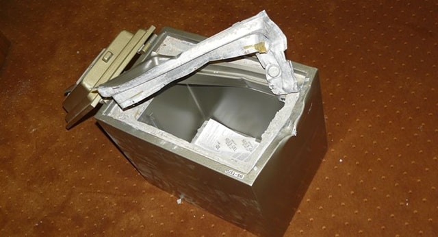 Взломанный огнестойкий сейф Topaz/