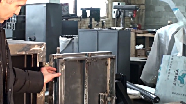 Ригельная система взломостойкого сейфа.