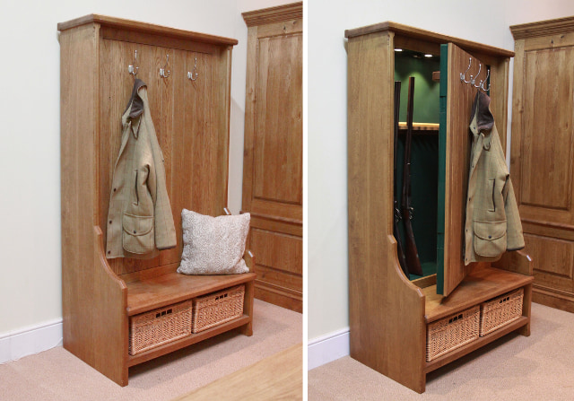 Прихожая с потайным отделением под оружие.