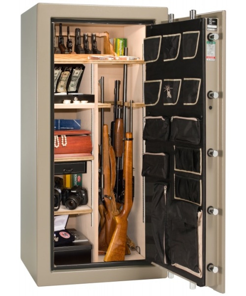Сейф Liberty Lincoln 25CPM-BC — со снятыми полками, ложементами под ружья.