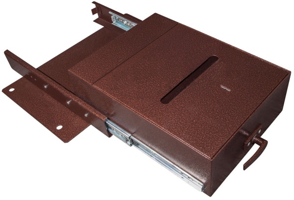 Сейф АС Газель выдвигается из-под сиденья по направляющим.