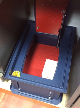 Сейф Technomax GF/4K — открытая дверь, пневмопоршень.