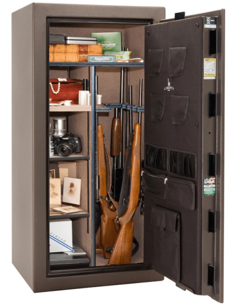 Сейф Liberty Colonial 23BZT-BC - открытый, внутреннее устройство.