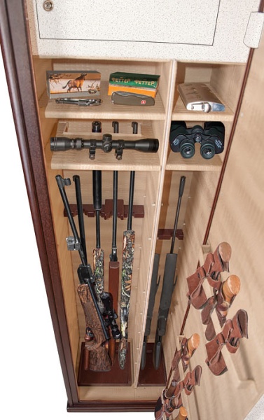 Сейф Armwood 44NNP EL Lux (интерьер сейфа, с установленными ружьями)