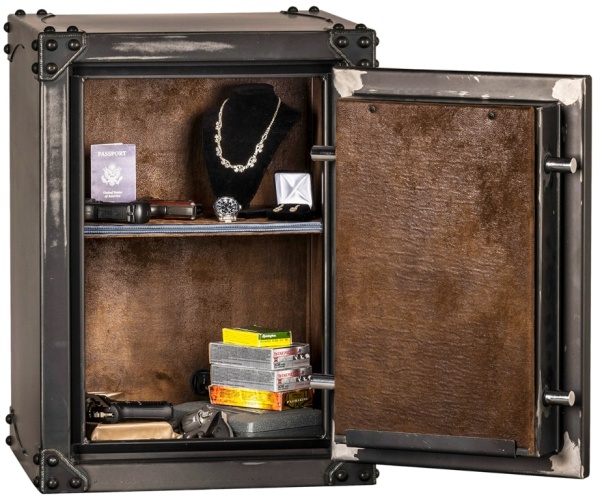 Сейф Ironworks CIWD3022 EL — открытый, внутреннее устройство. Сейф Ironworks CIWD3022 EL — открытый, внутреннее устройство.