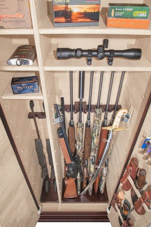 Сейф Armwood 11 G Lux (интерьер, мягкая отделка винилискожей)