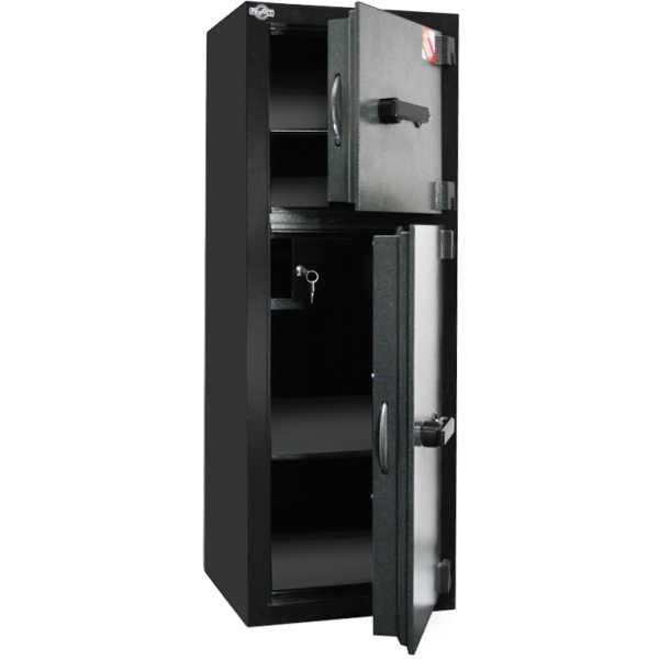 Сейф Рипост ВМ 3102 — открытый.