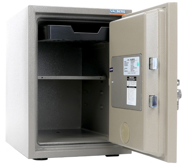 Сейф Valberg FRS-49 KL — открытый. Полка и выдвижной лоток. Сейф Valberg FRS-49 KL — открытый. Полка и выдвижной лоток.