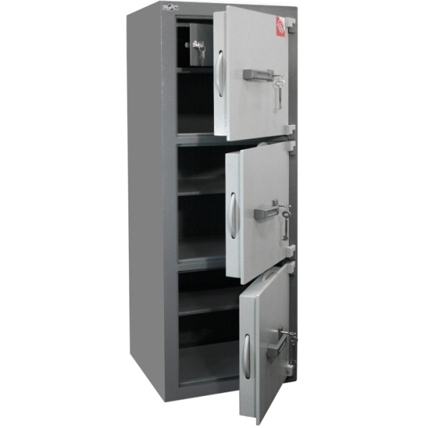 Сейф Рипост ВМI 3003 — открытый.