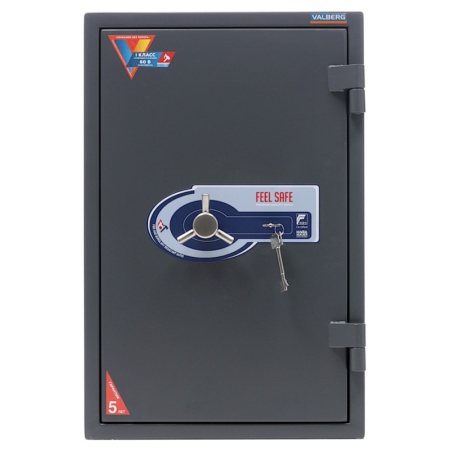 Сейф Valberg Гарант 67Т (вид спереди, трехлучевая рукоятка, ключевой замок)
