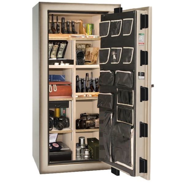 Сейф Liberty Magnum 25CP2-BC — открытый, внутреннее устройство.